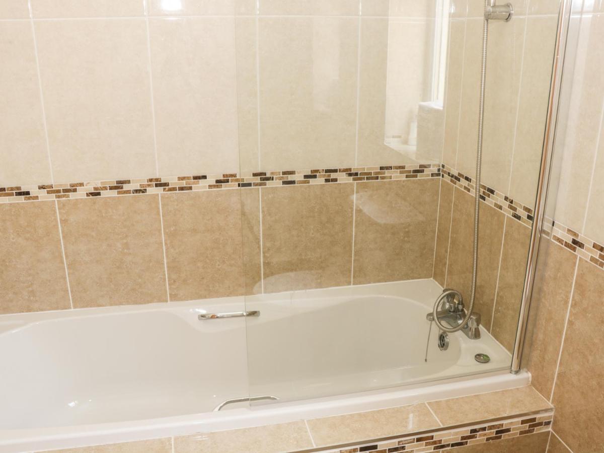 Lakeview Villa Lettermore Bagian luar foto