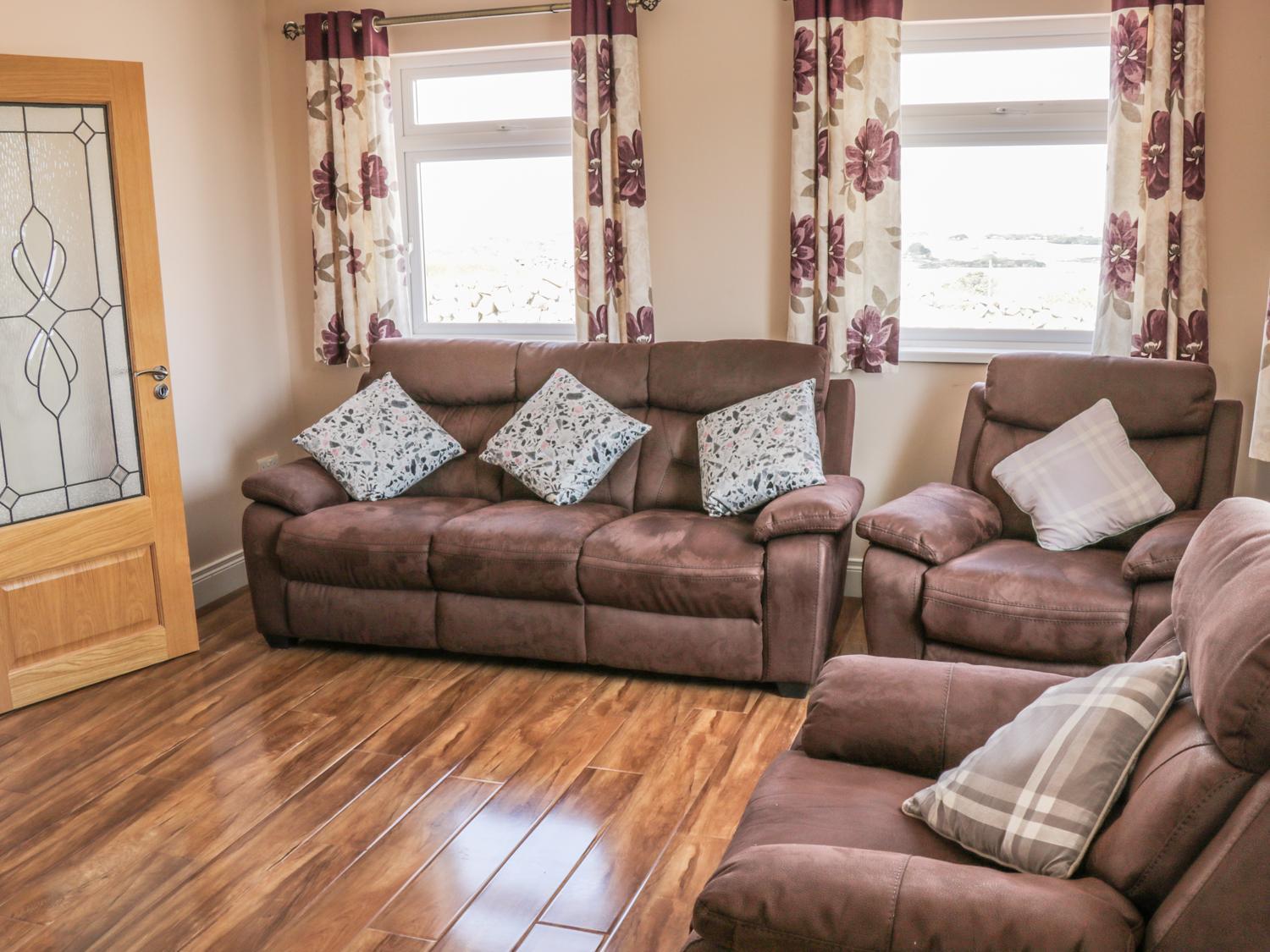 Lakeview Villa Lettermore Bagian luar foto