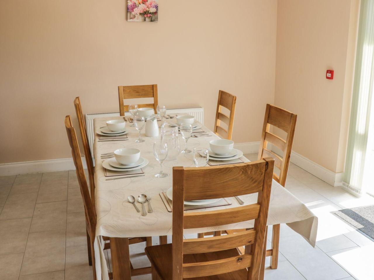 Lakeview Villa Lettermore Bagian luar foto